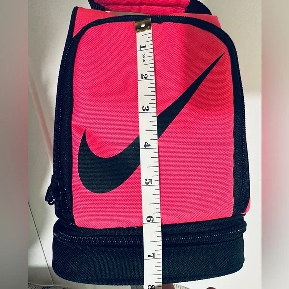 Nike Dome Insulated Lunch Tote in Hyper Pink, NWOT - Picture 9 of 10